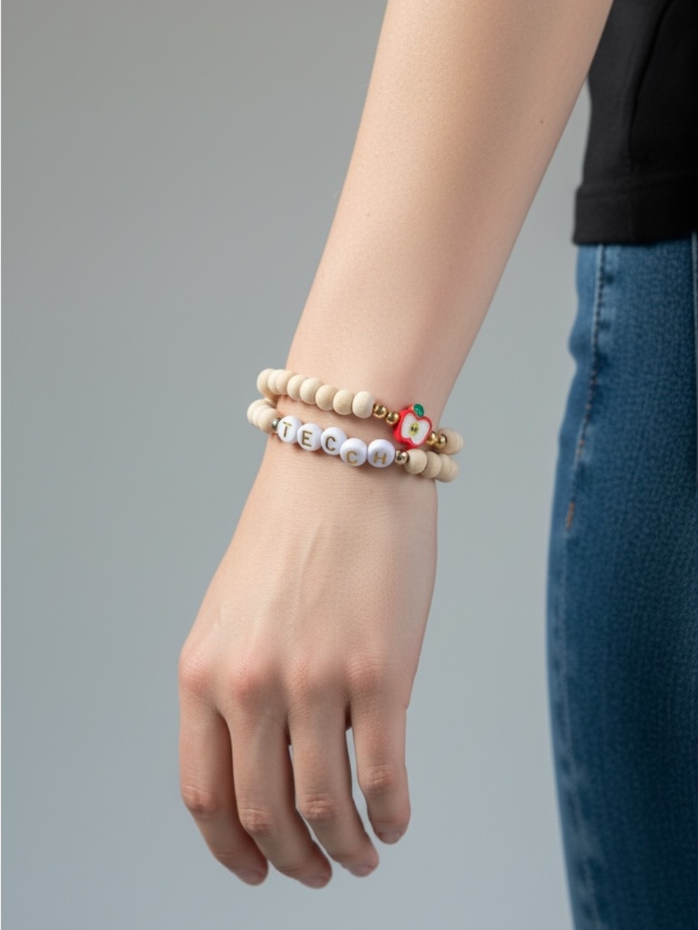 10/22 Beaded Apple Charm Cream Bracelet Set
